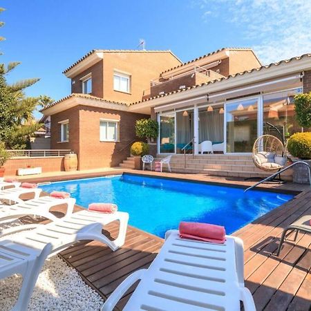 Villa Wine Experience Cambrils - Wine, Art & Games Luaran gambar