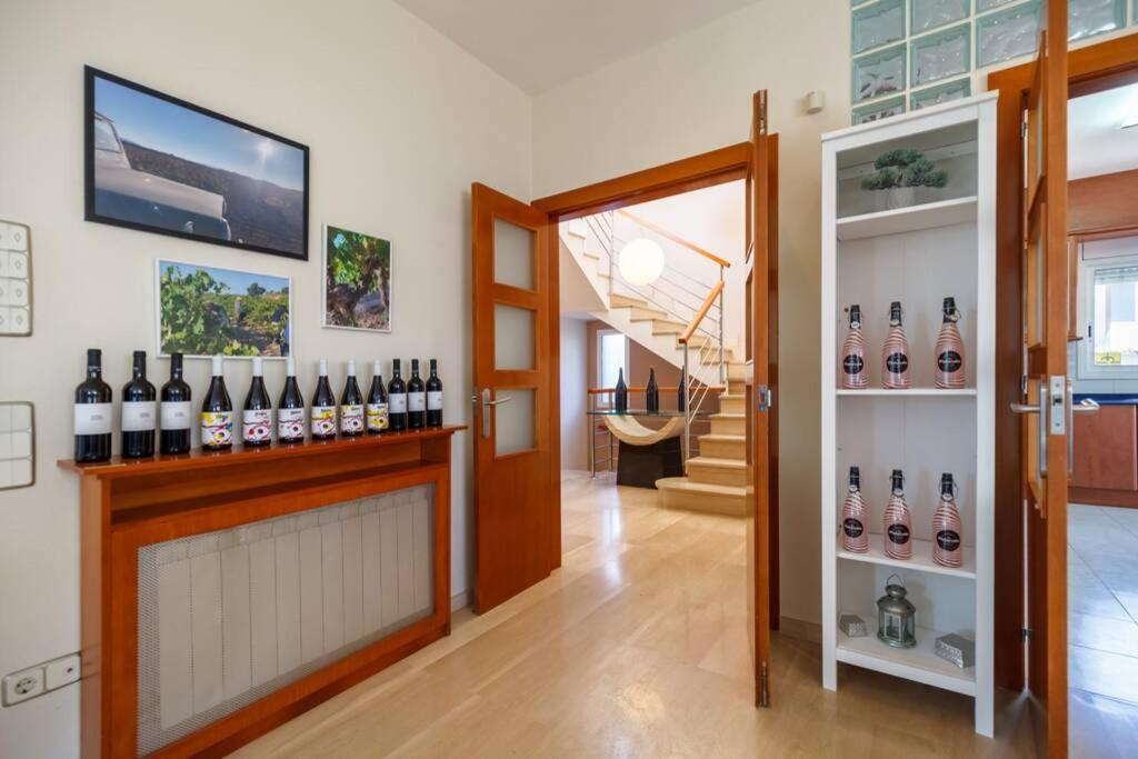 Villa Wine Experience Cambrils - Wine, Art & Games Luaran gambar