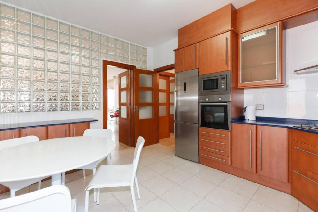 Villa Wine Experience Cambrils - Wine, Art & Games Luaran gambar