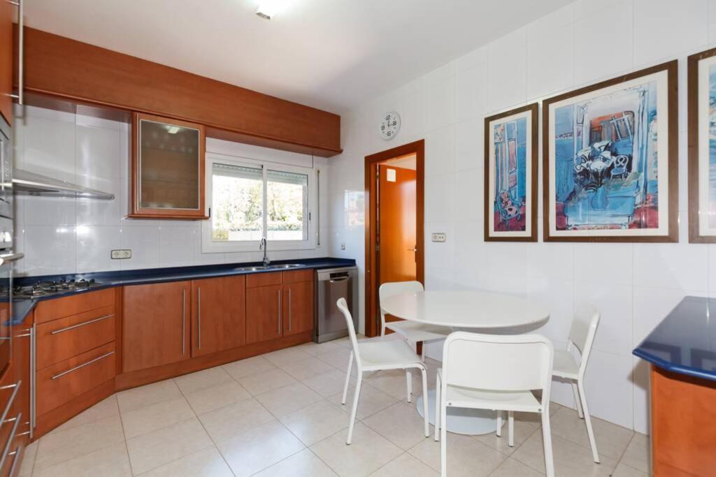 Villa Wine Experience Cambrils - Wine, Art & Games Luaran gambar