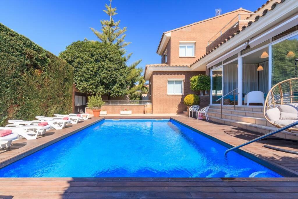 Villa Wine Experience Cambrils - Wine, Art & Games Luaran gambar
