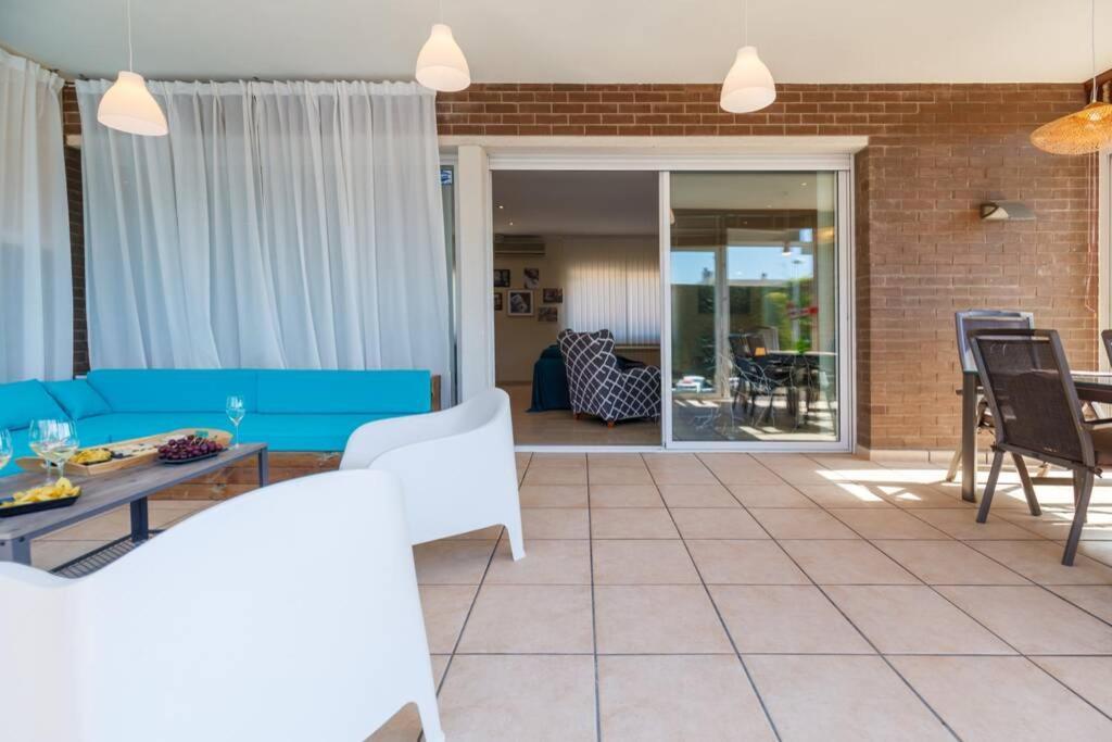 Villa Wine Experience Cambrils - Wine, Art & Games Luaran gambar