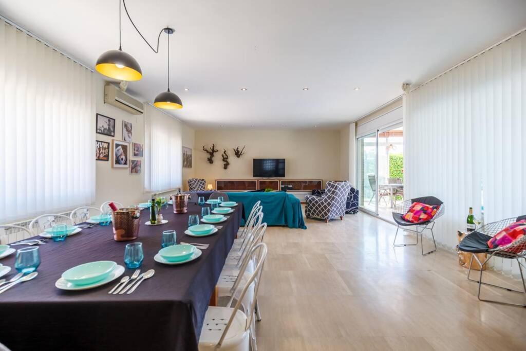Villa Wine Experience Cambrils - Wine, Art & Games Luaran gambar